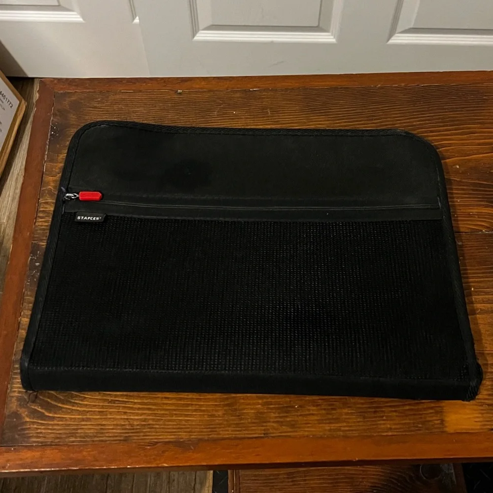 Like new Staples TRU RED Accordion File 7-Pocket